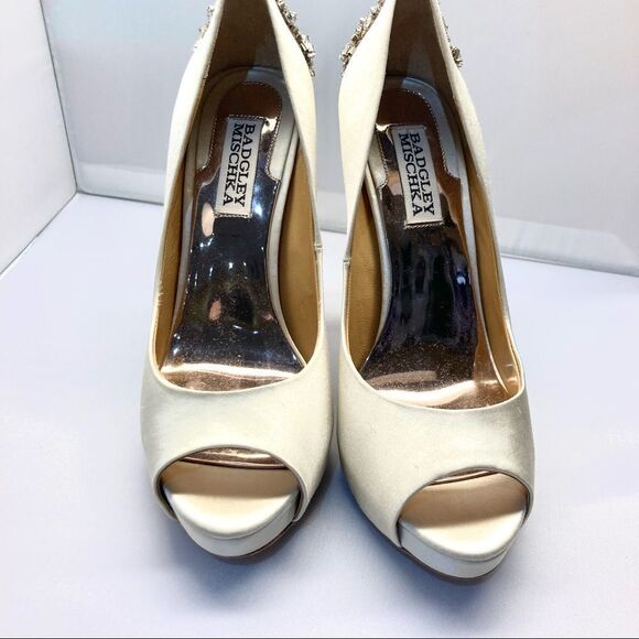 Badgley Mischka Kiara Embellished Ivory Peep-Toe Evening Pumps Size 6.5 - Picture 5 of 15